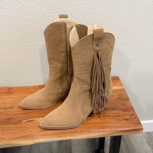 Oasis Society Tan Faux Suede Fringe Western Boots sz 7.5
